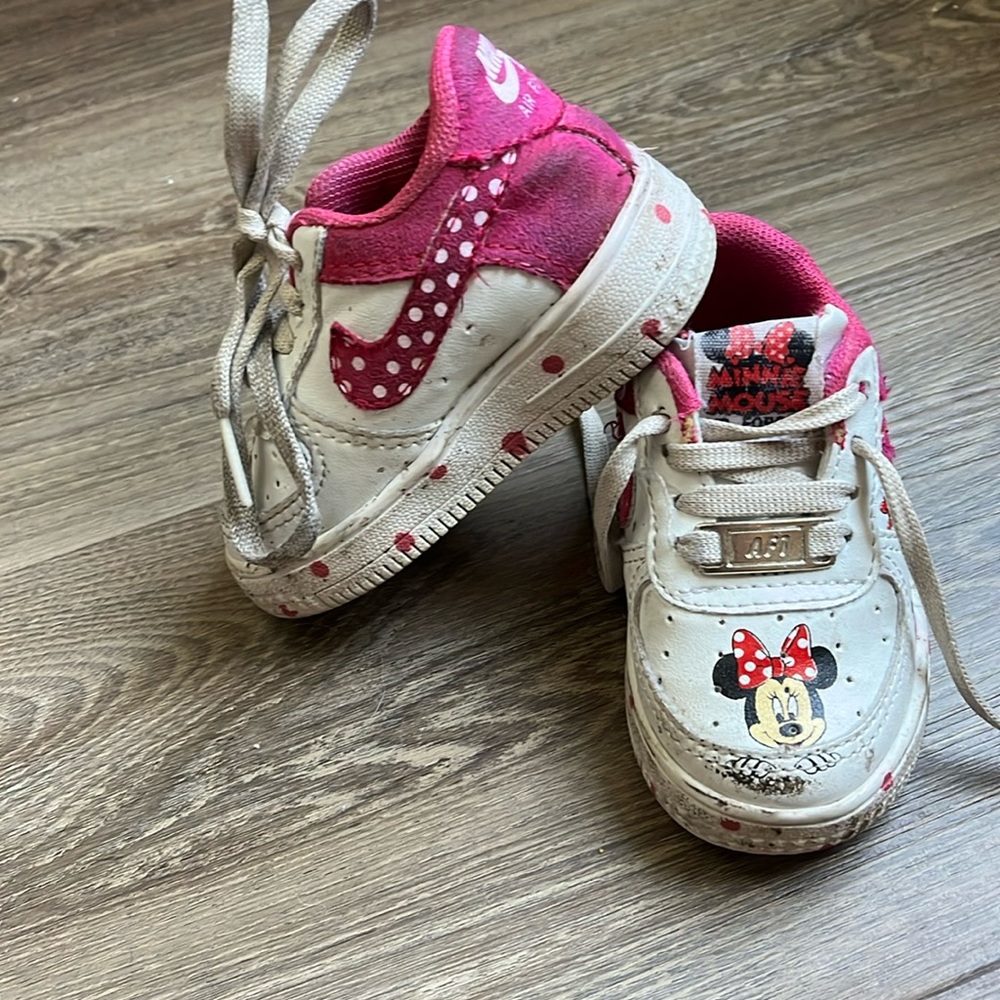 Nikes 3/4 Minnie Mouse Custom